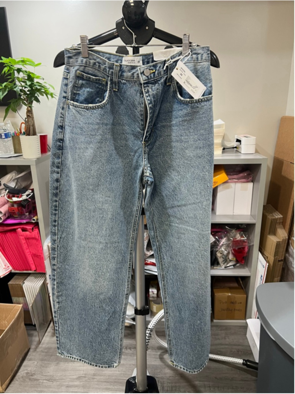 Just Black Denim Barrel Jean Light-Wash Blue Baggy Fit Denim|Size29|NWT| - Picture 3 of 6